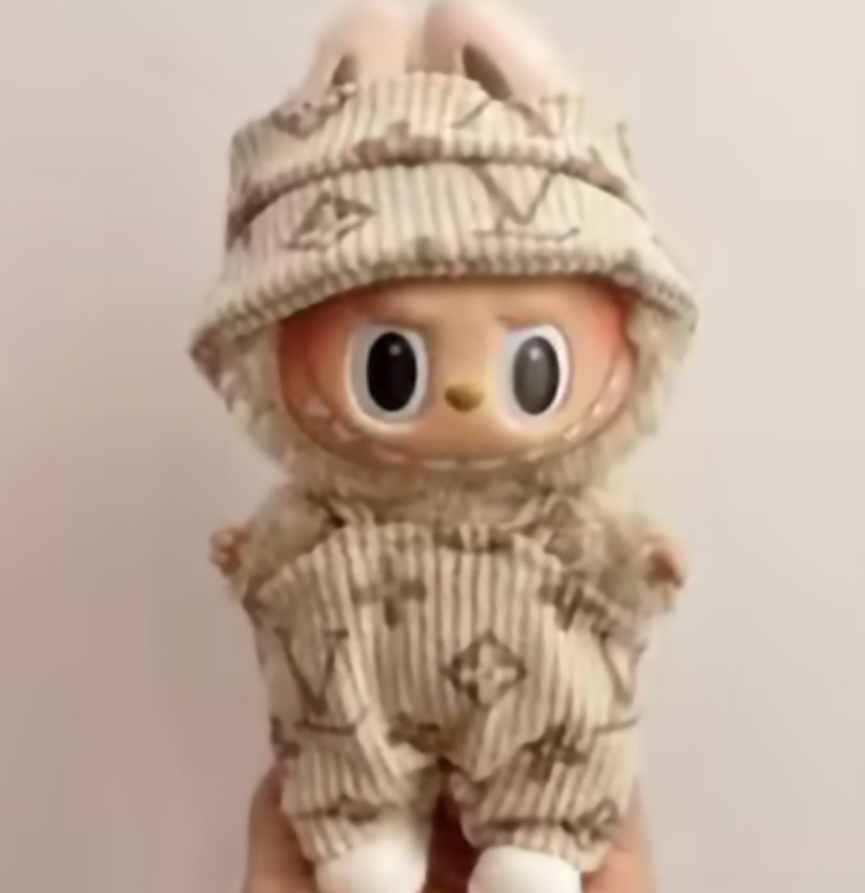 🤎🤍NEW🤎🤍 ADORABLE!! LABUBU CLOVER 2PC Set With Hat And Overalls ONLY